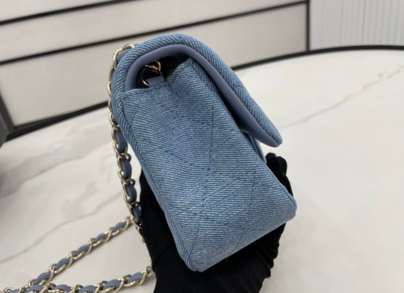 حقيبة CC Denim مستطيلة صغيرة