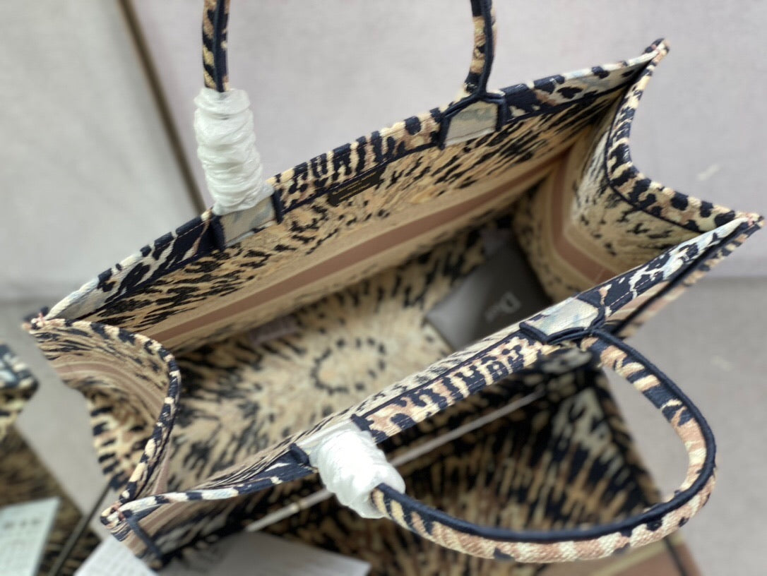 حقيبة توت