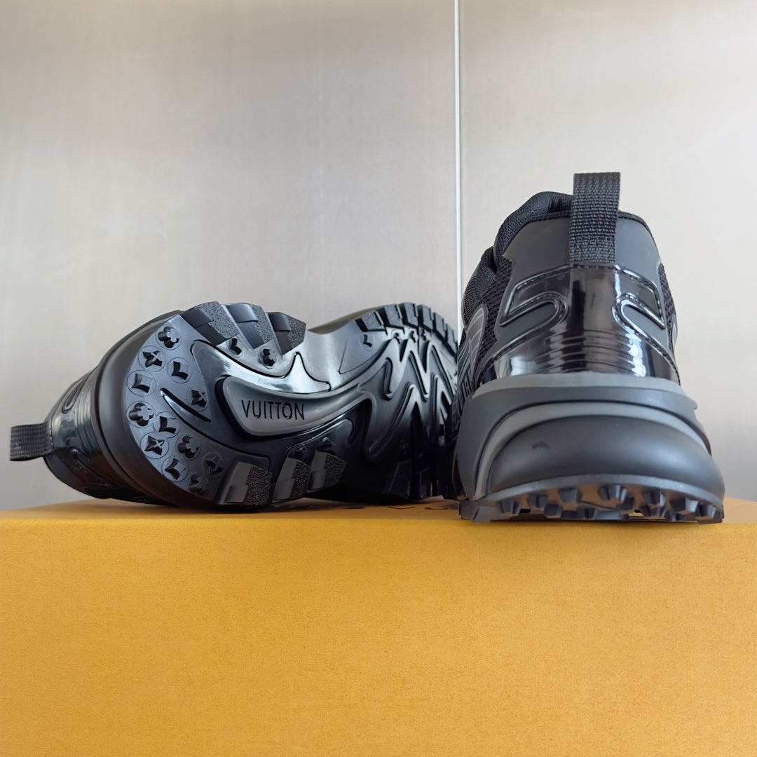 250318 New high quality new color board shoes