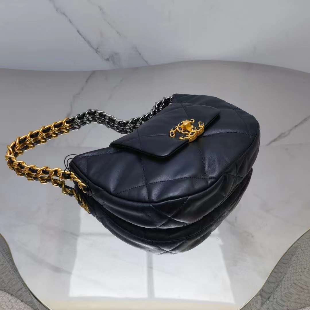 CC 19 حقيبة الباغيت
