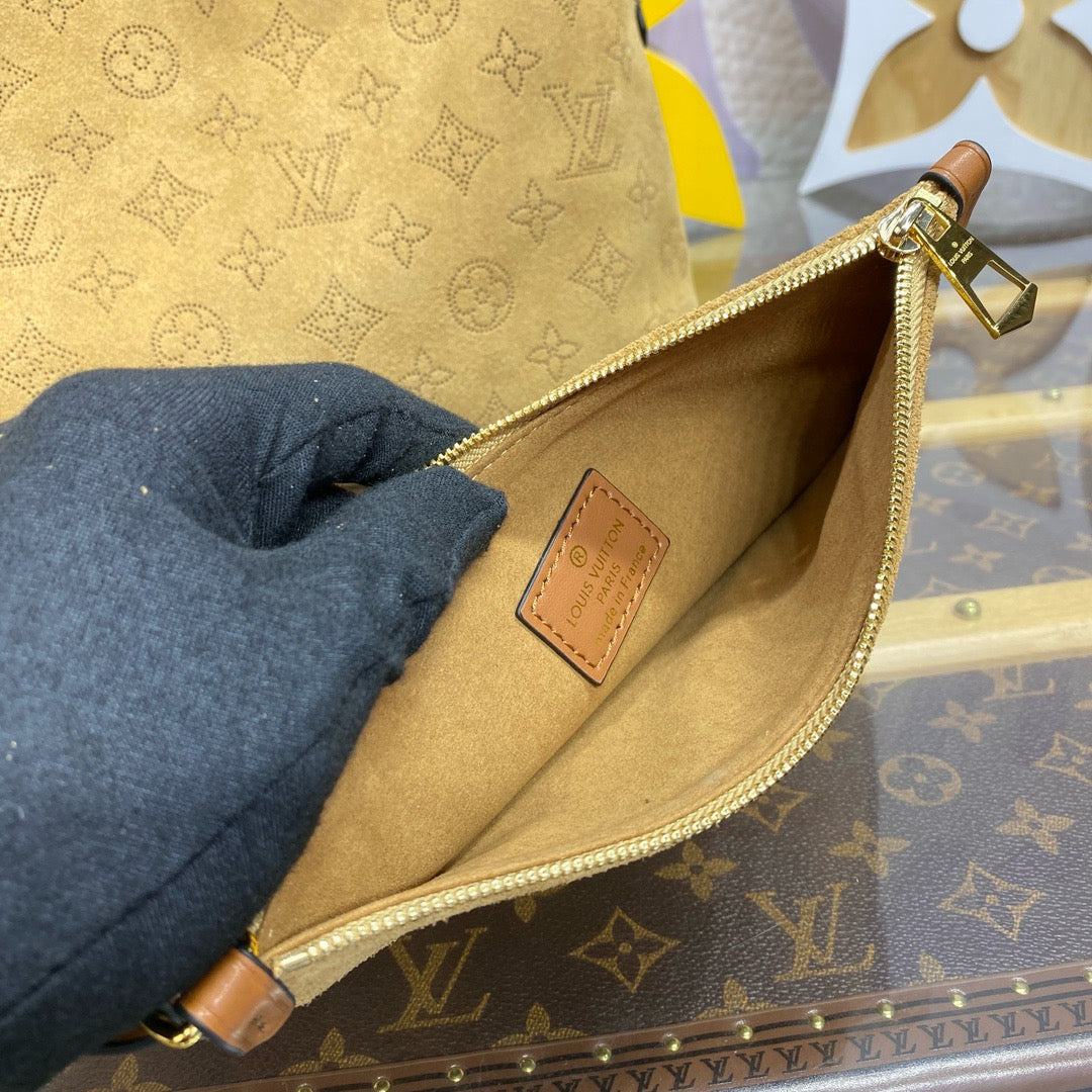 حقيبة كاريال بي إم (Carryall PM)