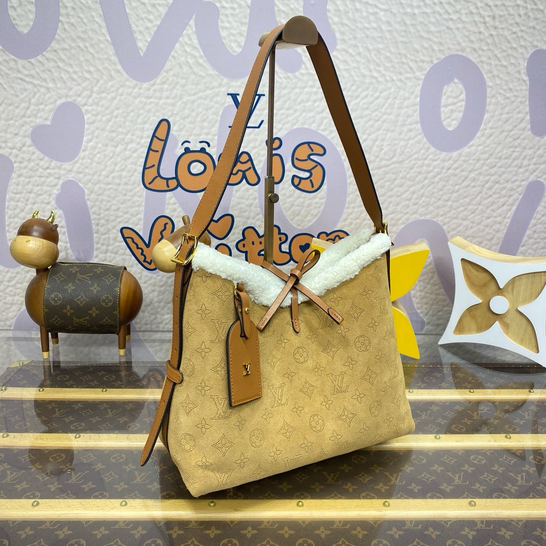 حقيبة كاريال بي إم (Carryall PM)