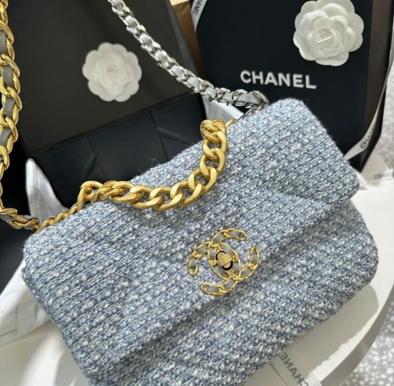 شنطة تويد 19
