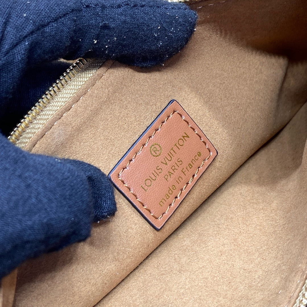 حقيبة كاريال بي إم (Carryall PM)