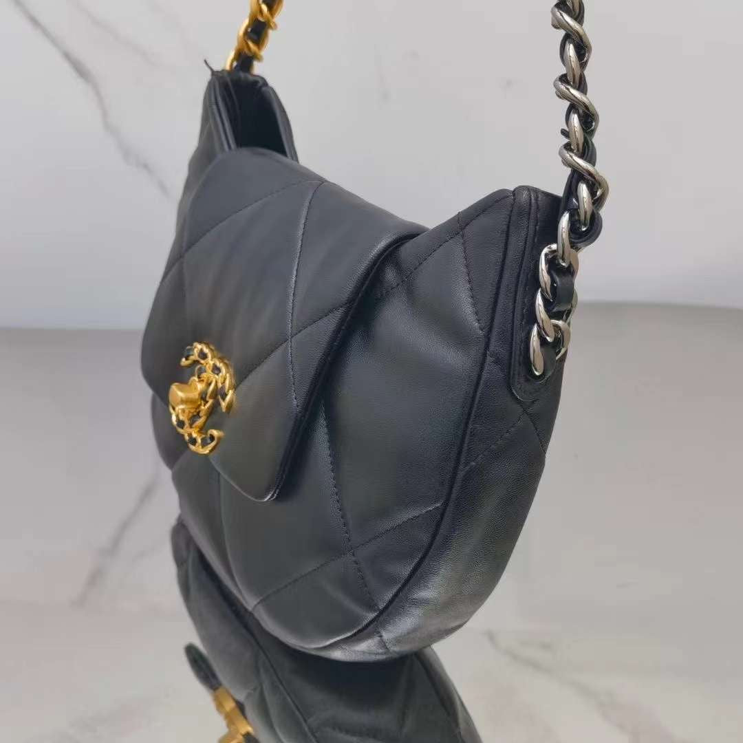 CC 19 حقيبة الباغيت