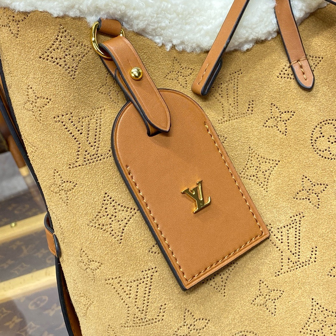 حقيبة كاريال بي إم (Carryall PM)