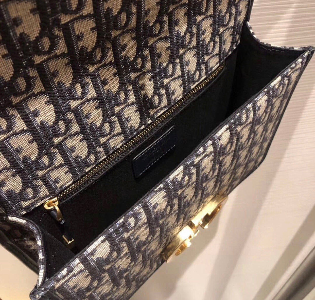 مونتاني مائل