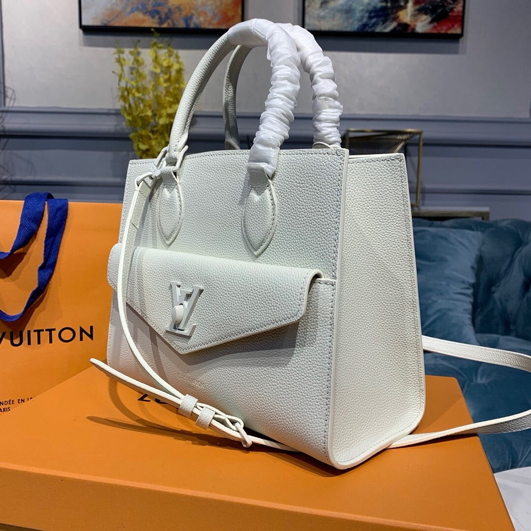 حقيبة Lockme Tote PM