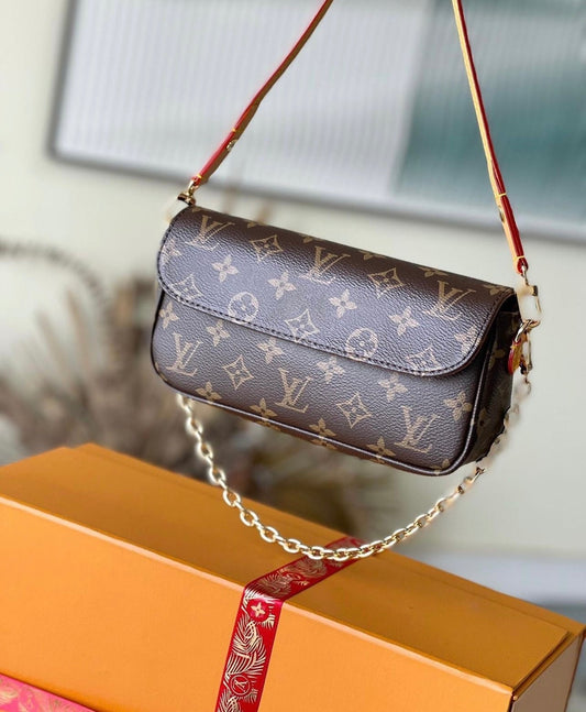 حقيبة Ivy Chain