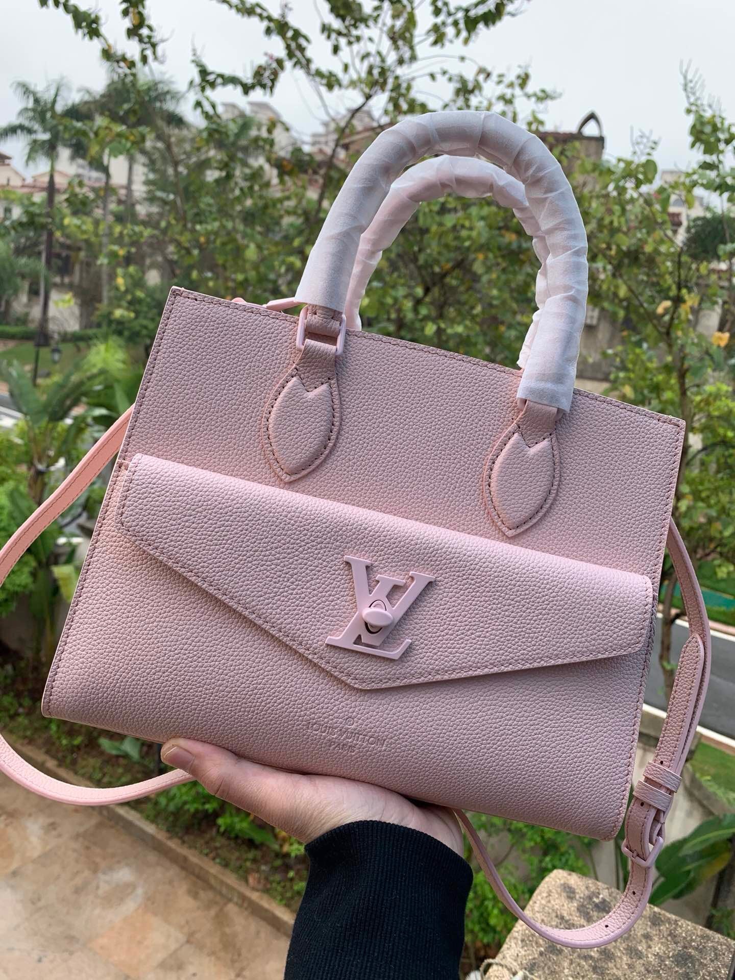 حقيبة Lockme Tote PM