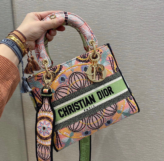 حقيبة ليدي ديور