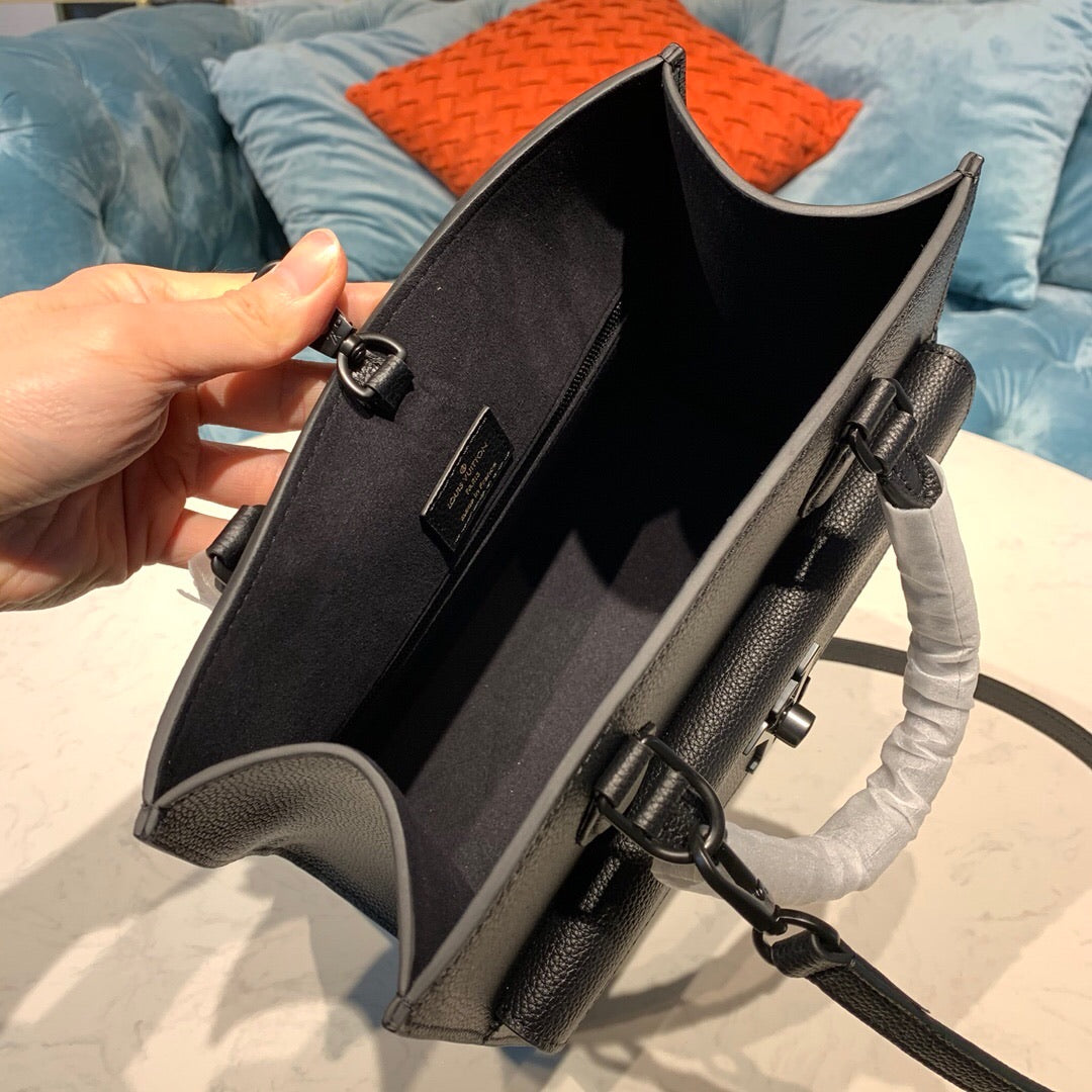 حقيبة Lockme Tote PM