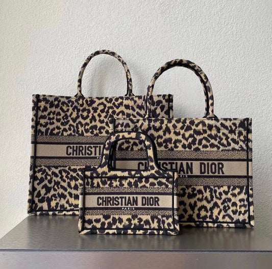 حقيبة ت tote