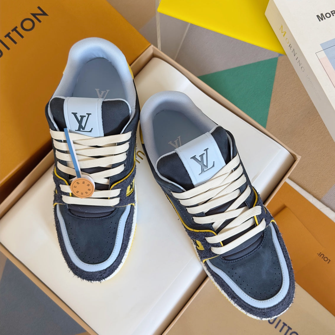 250318 New high quality new color board shoes