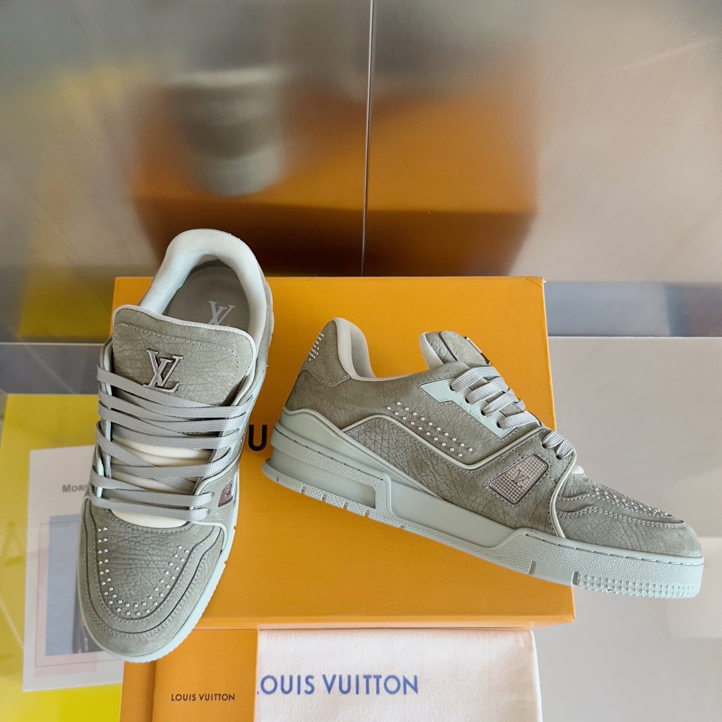 250318 New high quality new color board shoes