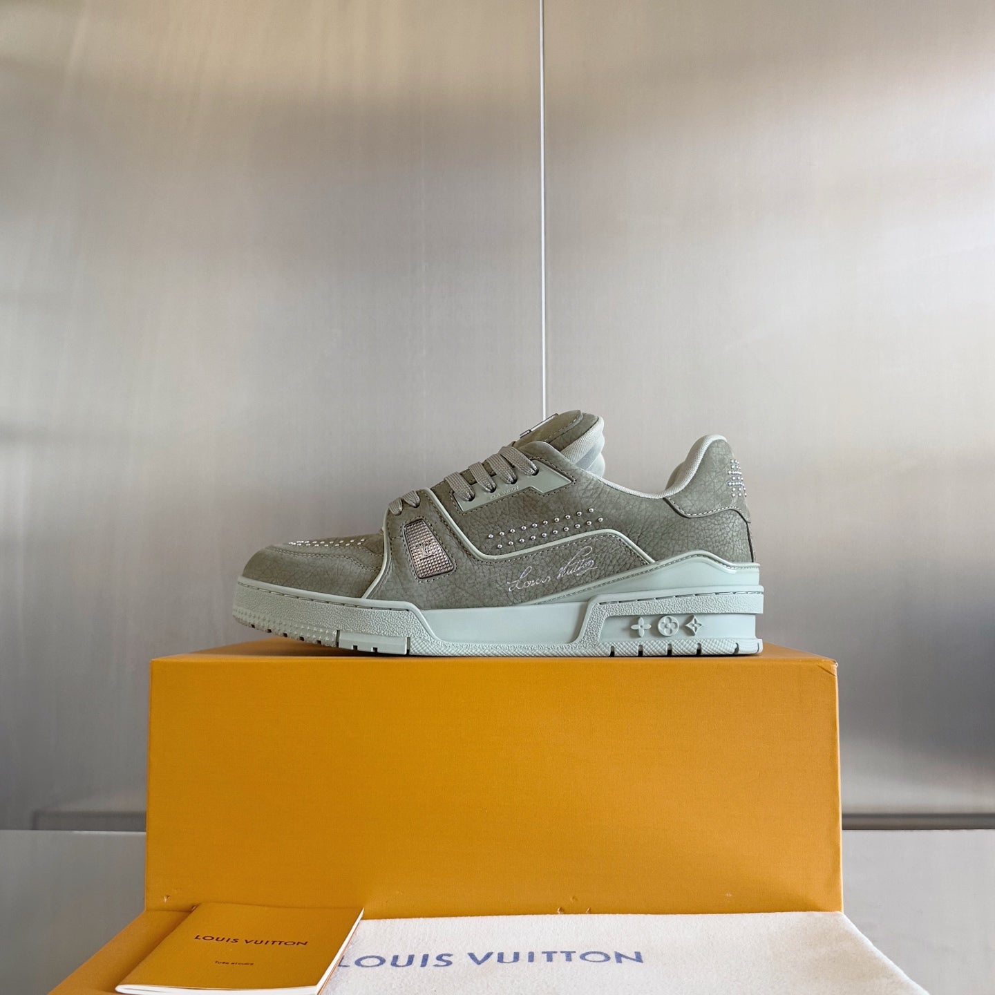 250318 New high quality new color board shoes
