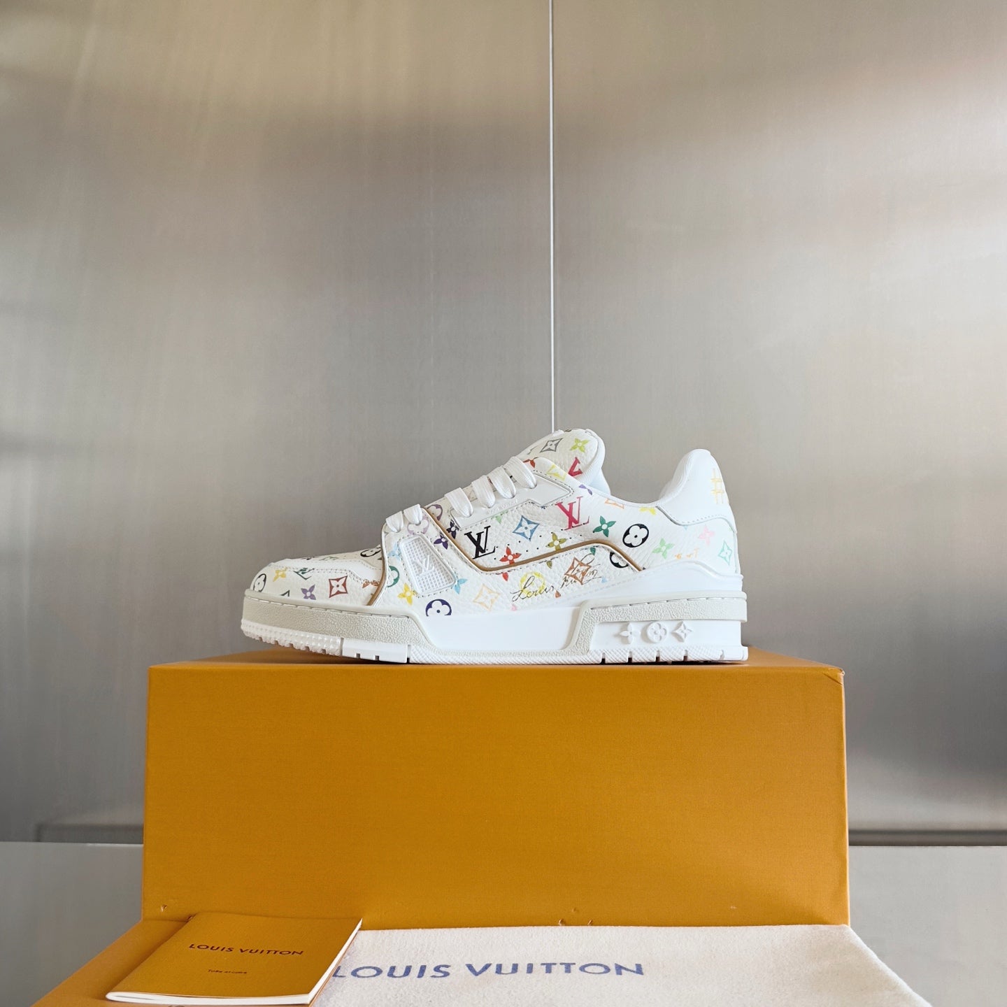 250318 New high quality new color board shoes