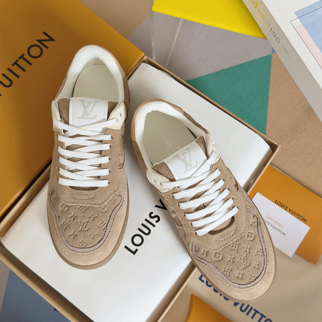 250318 New high quality new color board shoes