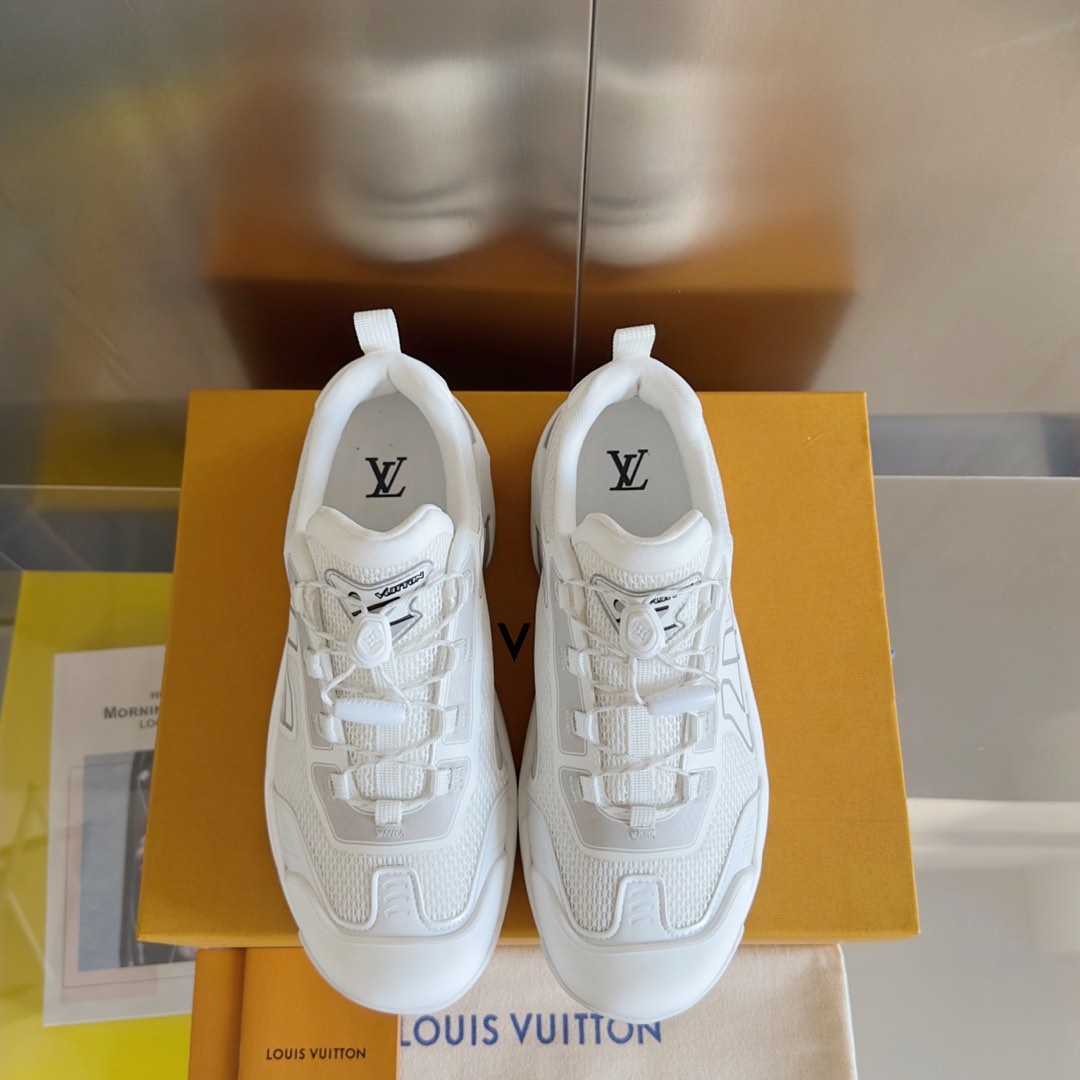 250318 New high quality new color board shoes
