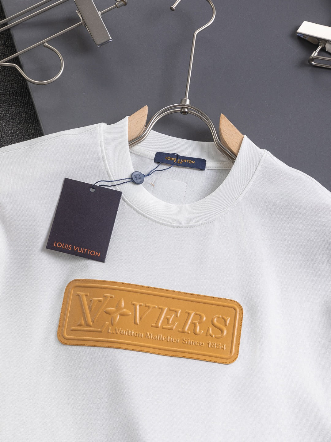 250325 New three-dimensional printed leather seal letter T-shirt