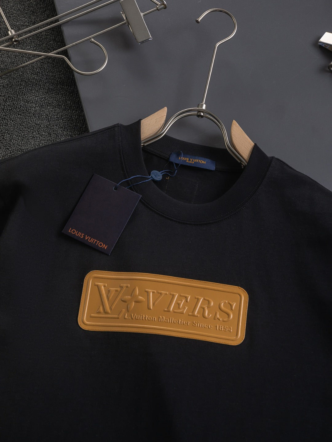 250325 New three-dimensional printed leather seal letter T-shirt